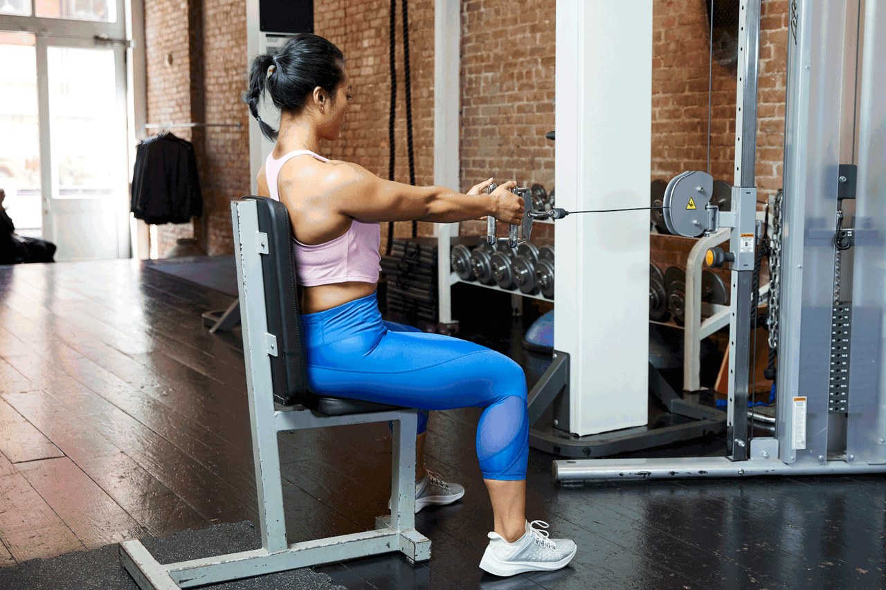 Seated Cable Row demonstrated (Verywell Fit lead image)