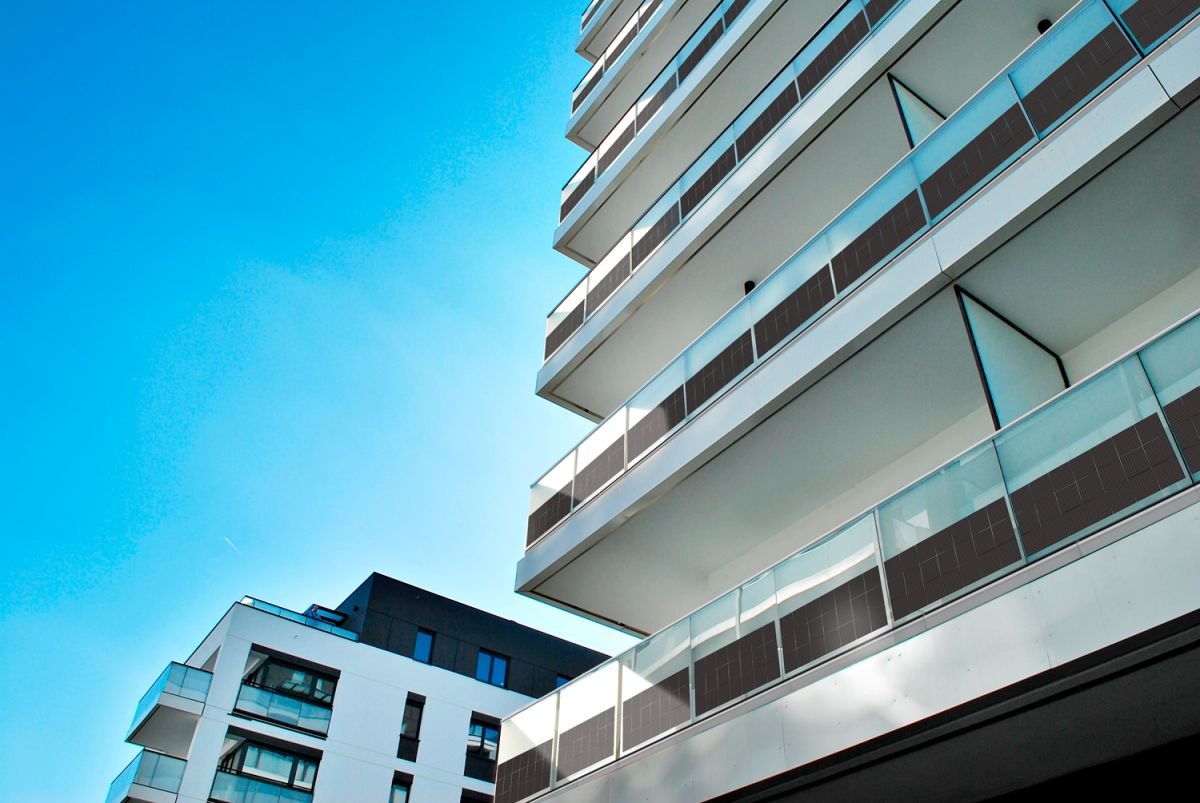 Saint-Gobain Glassolutions Conecta SOLAR photovoltaic railing by Saint-Gobain Glassolutions